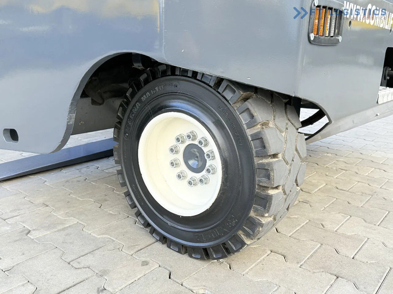 Combilift C5000SR / DIESEL / TRIPLEX MAST – 6100 MM / FORK POSITIONER / FULL CABIN C5000SR / DIESEL / TRIPLEX MAST – 6100 MM / FORK POSITI - Ngarkues anësor: foto 4 Combilift C5000SR / DIESEL / TRIPLEX MAST – 6100 MM / FORK POSITIONER / FULL CABIN C5000SR / DIESEL / TRIPLEX MAST – 6100 MM / FORK POSITI - Ngarkues anësor: foto 4