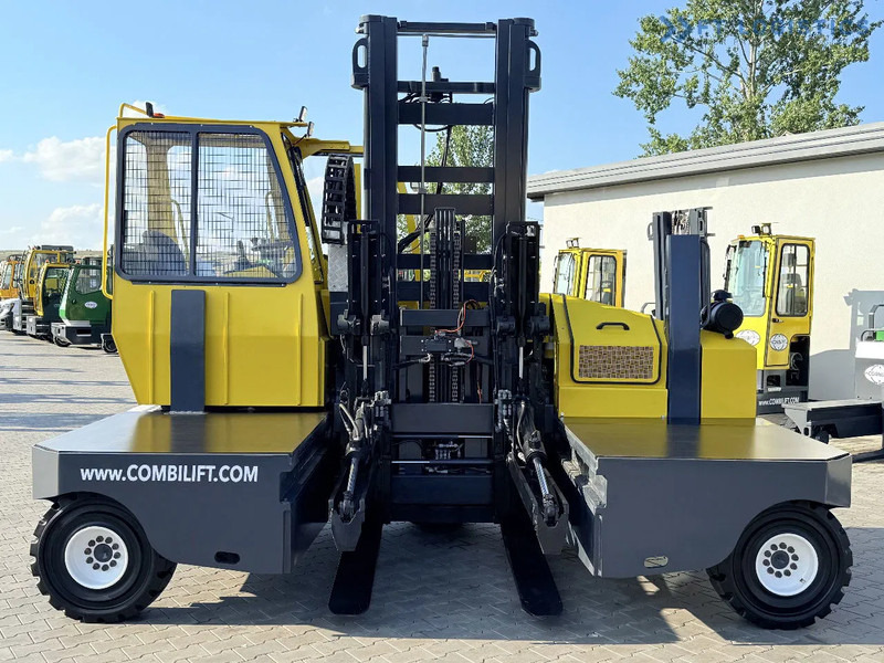 Combilift C6000SR / DUPLEX / 4200MM / LOAD CLAMP ON FORKS / FREE LIFT / DIESEL / POSITIONER / NEW TIRES / LIKE NEW / Wide range of four-wa - Pirun ritërheqës me 4 rrugë: foto 3 Combilift C6000SR / DUPLEX / 4200MM / LOAD CLAMP ON FORKS / FREE LIFT / DIESEL / POSITIONER / NEW TIRES / LIKE NEW / Wide range of four-wa - Pirun ritërheqës me 4 rrugë: foto 3