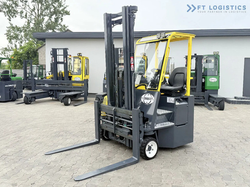 Combilift CB2500 / DUPLEX / 4100MM / DIESEL / FREE LIFT / FORK POSITIONER / SIDE SHIFT / LIKE NEW / Wide range of four-way and side loader - Pirun ritërheqës me 4 rrugë: foto 3 Combilift CB2500 / DUPLEX / 4100MM / DIESEL / FREE LIFT / FORK POSITIONER / SIDE SHIFT / LIKE NEW / Wide range of four-way and side loader - Pirun ritërheqës me 4 rrugë: foto 3