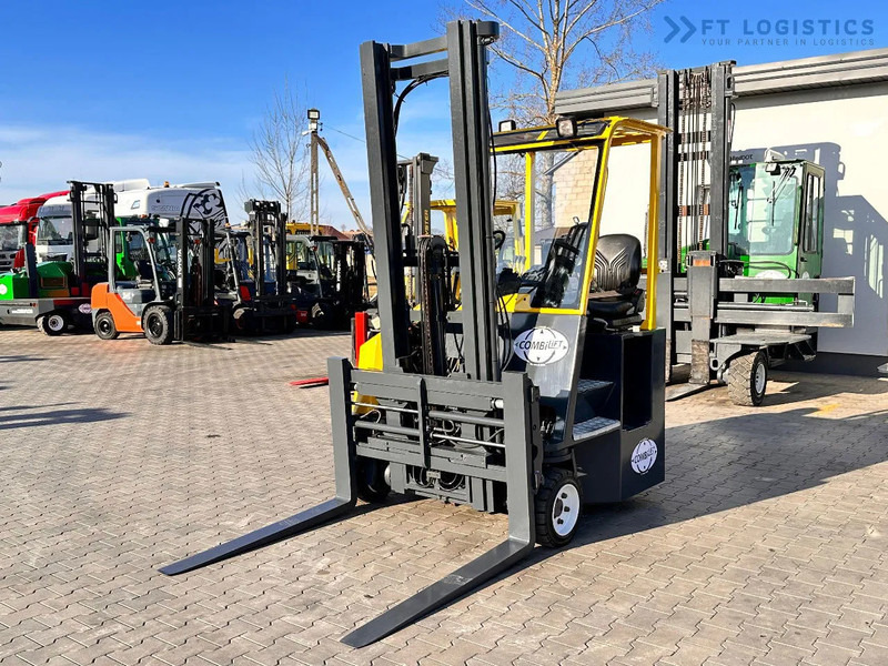 Combilift CB3000 / LPG / DUPLEX / 4000MM / FREE LIFT / NEW TIRES / LIKE NEW CB3000 / LPG / DUPLEX / 4000MM / FREE LIFT / NEW TIRES / LIKE - Pirun ritërheqës me 4 rrugë: foto 2 Combilift CB3000 / LPG / DUPLEX / 4000MM / FREE LIFT / NEW TIRES / LIKE NEW CB3000 / LPG / DUPLEX / 4000MM / FREE LIFT / NEW TIRES / LIKE - Pirun ritërheqës me 4 rrugë: foto 2