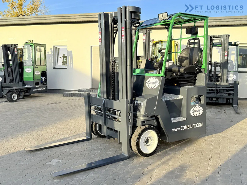 Combilift CB4000 / GAS / TRIPLEX 5200MM / FREE LIFT / FORK POSITIONER / SIDE SHIFT / EXCELLENT CONDITION / Wide range of four-way and side - Pirun ritërheqës me 4 rrugë: foto 1 Combilift CB4000 / GAS / TRIPLEX 5200MM / FREE LIFT / FORK POSITIONER / SIDE SHIFT / EXCELLENT CONDITION / Wide range of four-way and side - Pirun ritërheqës me 4 rrugë: foto 1