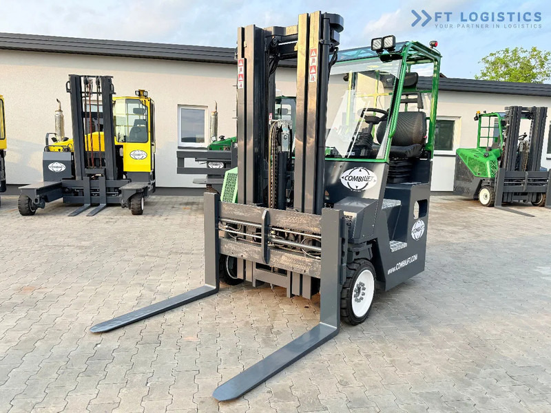 Combilift COMBILIFT C4000CB – TRIPLEX 5200mm – Year 2017 – LPG – FREE LIFT – SIDESHIFT – FORK POSITIONER – CONDITION 5/5 COMBILIFT C4000CB - Pirun ritërheqës me 4 rrugë: foto 3 Combilift COMBILIFT C4000CB – TRIPLEX 5200mm – Year 2017 – LPG – FREE LIFT – SIDESHIFT – FORK POSITIONER – CONDITION 5/5 COMBILIFT C4000CB - Pirun ritërheqës me 4 rrugë: foto 3