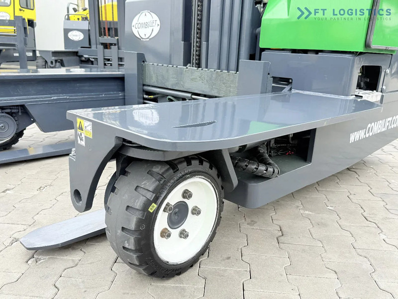 Combilift Combilift C3000 / DIESEL / TRIPLEX 4900MM / FREE LIFT / FORK POSITIONER / HEATING / FULL CABIN / PERFECT CONDITION / Wide range - Pirun ritërheqës me 4 rrugë: foto 5 Combilift Combilift C3000 / DIESEL / TRIPLEX 4900MM / FREE LIFT / FORK POSITIONER / HEATING / FULL CABIN / PERFECT CONDITION / Wide range - Pirun ritërheqës me 4 rrugë: foto 5