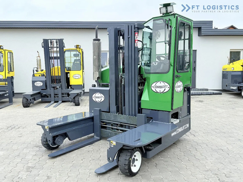 Combilift Combilift C3000 / DIESEL / TRIPLEX 4900MM / FREE LIFT / FORK POSITIONER / HEATING / FULL CABIN / PERFECT CONDITION / Wide range - Pirun ritërheqës me 4 rrugë: foto 4 Combilift Combilift C3000 / DIESEL / TRIPLEX 4900MM / FREE LIFT / FORK POSITIONER / HEATING / FULL CABIN / PERFECT CONDITION / Wide range - Pirun ritërheqës me 4 rrugë: foto 4