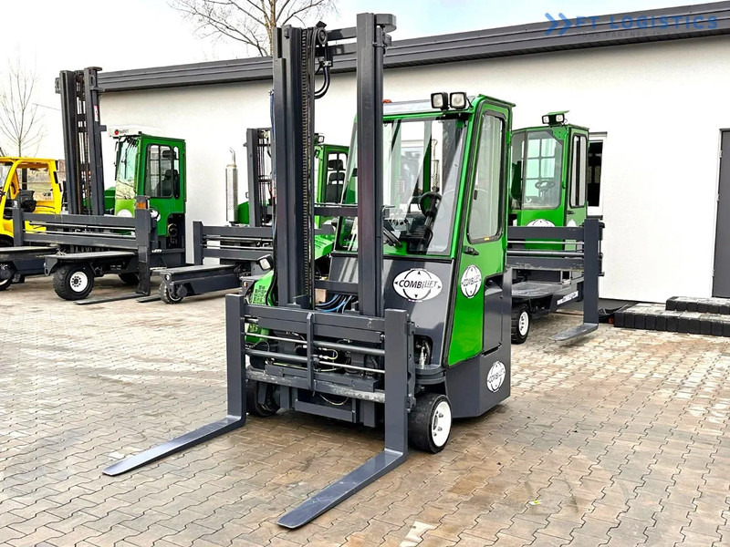 Combilift Combilift C3000CB - DUPLEX 4000mm - Year 2015 - / CABIN - HEATING / ONLY 6546 MTH / EXCELLENT CONDITION / LIKE NEW! Combilift C3 - Pirun ritërheqës me 4 rrugë: foto 2 Combilift Combilift C3000CB - DUPLEX 4000mm - Year 2015 - / CABIN - HEATING / ONLY 6546 MTH / EXCELLENT CONDITION / LIKE NEW! Combilift C3 - Pirun ritërheqës me 4 rrugë: foto 2