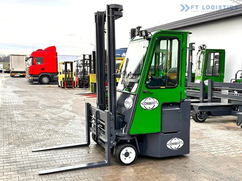 Combilift Combilift C3000CB - DUPLEX 4000mm - Year 2015 - / CABIN - HEATING / ONLY 6546 MTH / EXCELLENT CONDITION / LIKE NEW! Combilift C3 - Pirun ritërheqës me 4 rrugë: foto 3 Combilift Combilift C3000CB - DUPLEX 4000mm - Year 2015 - / CABIN - HEATING / ONLY 6546 MTH / EXCELLENT CONDITION / LIKE NEW! Combilift C3 - Pirun ritërheqës me 4 rrugë: foto 3