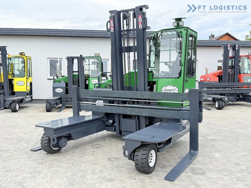 Combilift Combilift C4500 / DIESEL / DUPLEX 4000MM / WIDE FORK POSITIONER / HEATING / FULL CABIN / PERFECT CONDITION / Wide range of four- - Pirun ritërheqës me 4 rrugë: foto 4 Combilift Combilift C4500 / DIESEL / DUPLEX 4000MM / WIDE FORK POSITIONER / HEATING / FULL CABIN / PERFECT CONDITION / Wide range of four- - Pirun ritërheqës me 4 rrugë: foto 4
