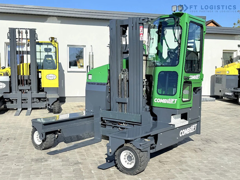 Combilift Combilift FOUR-WAY MULTIDIRECTIONAL FORKLIFT C4500 / DIESEL / TRIPLEX 4900MM / ONLY 4854 HOURS / FORK POSITIONER / FULL CABIN – - Pirun ritërheqës me 4 rrugë: foto 4 Combilift Combilift FOUR-WAY MULTIDIRECTIONAL FORKLIFT C4500 / DIESEL / TRIPLEX 4900MM / ONLY 4854 HOURS / FORK POSITIONER / FULL CABIN – - Pirun ritërheqës me 4 rrugë: foto 4