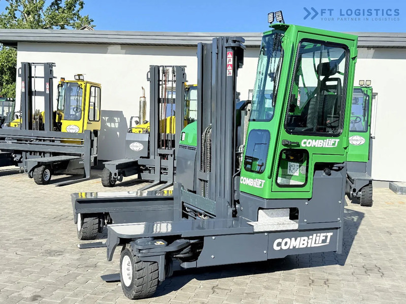 Combilift Combilift FOUR-WAY MULTIDIRECTIONAL FORKLIFT C4500 / DIESEL / TRIPLEX 4900MM / ONLY 4854 HOURS / FORK POSITIONER / FULL CABIN – - Pirun ritërheqës me 4 rrugë: foto 3 Combilift Combilift FOUR-WAY MULTIDIRECTIONAL FORKLIFT C4500 / DIESEL / TRIPLEX 4900MM / ONLY 4854 HOURS / FORK POSITIONER / FULL CABIN – - Pirun ritërheqës me 4 rrugë: foto 3
