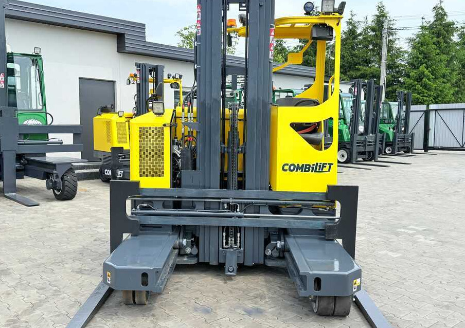 Combilift MR / ELECTRIC / TRIPLEX – 6000MM / FULL FREE LIFT / WIDE POSITIONER / FORK SIDESHIFT / ONLY 1400 HOURS / LIKE NEW - Pirun ritërheqës me 4 rrugë: foto 4 Combilift MR / ELECTRIC / TRIPLEX – 6000MM / FULL FREE LIFT / WIDE POSITIONER / FORK SIDESHIFT / ONLY 1400 HOURS / LIKE NEW - Pirun ritërheqës me 4 rrugë: foto 4