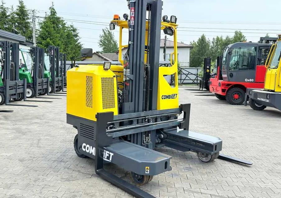 Combilift MR / ELECTRIC / TRIPLEX – 6000MM / FULL FREE LIFT / WIDE POSITIONER / FORK SIDESHIFT / ONLY 1400 HOURS / LIKE NEW - Pirun ritërheqës me 4 rrugë: foto 5 Combilift MR / ELECTRIC / TRIPLEX – 6000MM / FULL FREE LIFT / WIDE POSITIONER / FORK SIDESHIFT / ONLY 1400 HOURS / LIKE NEW - Pirun ritërheqës me 4 rrugë: foto 5