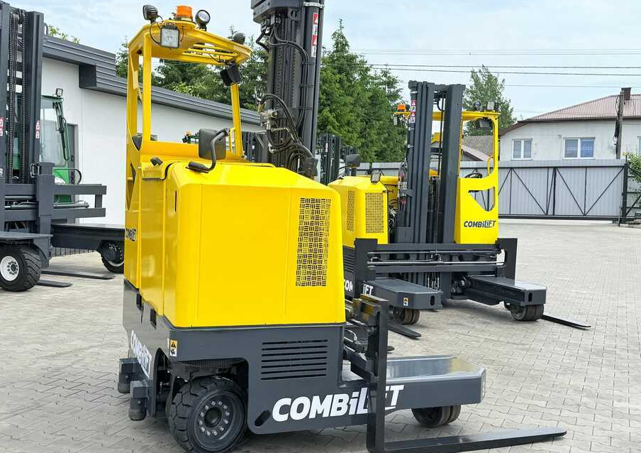 Combilift MR / ELECTRIC / TRIPLEX – 6000MM / FULL FREE LIFT / WIDE POSITIONER / FORK SIDESHIFT / ONLY 1400 HOURS / LIKE NEW - Pirun ritërheqës me 4 rrugë: foto 5 Combilift MR / ELECTRIC / TRIPLEX – 6000MM / FULL FREE LIFT / WIDE POSITIONER / FORK SIDESHIFT / ONLY 1400 HOURS / LIKE NEW - Pirun ritërheqës me 4 rrugë: foto 5