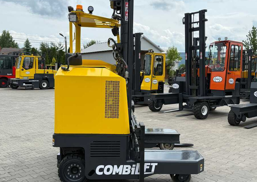 Combilift MR / ELECTRIC / TRIPLEX – 6000MM / FULL FREE LIFT / WIDE POSITIONER / FORK SIDESHIFT / ONLY 1400 HOURS / LIKE NEW - Pirun ritërheqës me 4 rrugë: foto 4 Combilift MR / ELECTRIC / TRIPLEX – 6000MM / FULL FREE LIFT / WIDE POSITIONER / FORK SIDESHIFT / ONLY 1400 HOURS / LIKE NEW - Pirun ritërheqës me 4 rrugë: foto 4