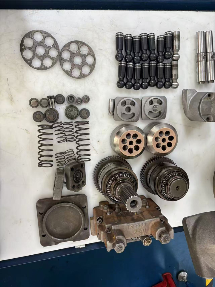 CATERPILLAR 320B pump - Pompa hidraulike për Ekskavator me zinxhirë: foto 2 CATERPILLAR 320B pump - Pompa hidraulike për Ekskavator me zinxhirë: foto 2