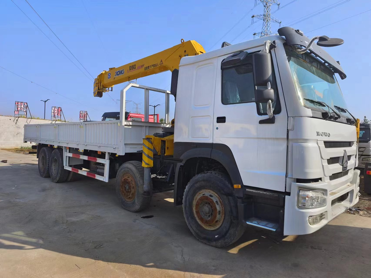HOWO HOWO 371 chassis,10 TONS crane truck - Kamion me vinç: foto 5 HOWO HOWO 371 chassis,10 TONS crane truck - Kamion me vinç: foto 5