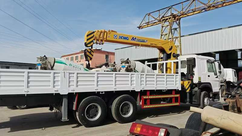 HOWO ,XCMG HOWO 375 engine,XCMG 12 tons crane truck - Kamion me vinç: foto 4 HOWO ,XCMG HOWO 375 engine,XCMG 12 tons crane truck - Kamion me vinç: foto 4