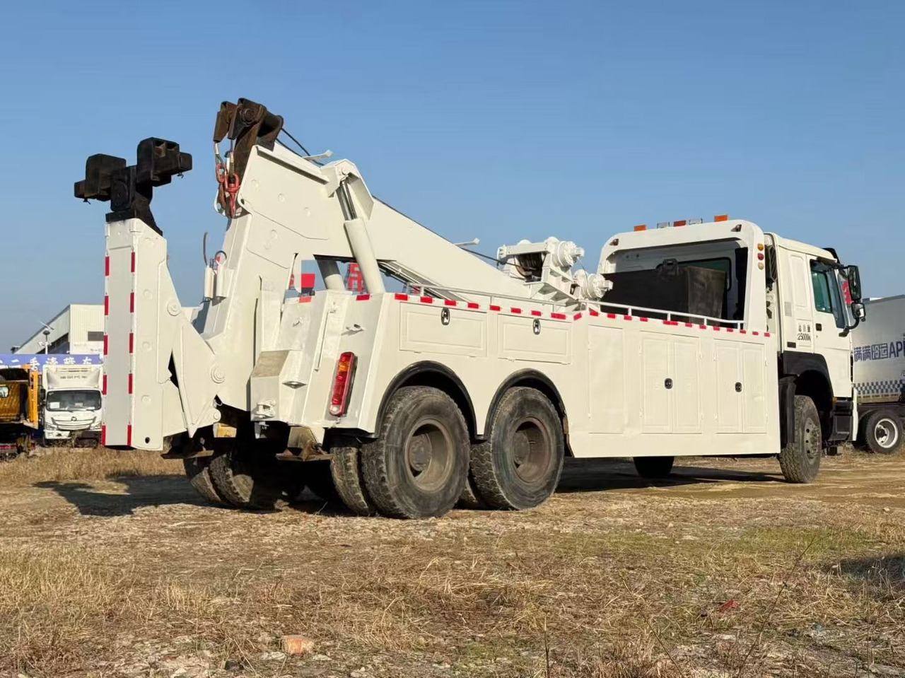 SINOTRUK 6×4 - Kamioni: foto 4 SINOTRUK 6×4 - Kamioni: foto 4