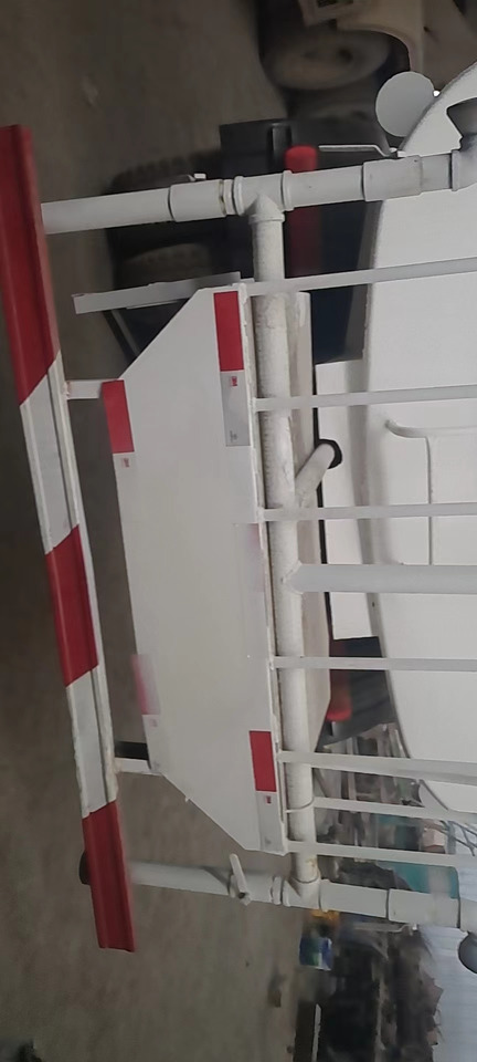 SINOTRUK 20 cubic meters tank - Autobot: foto 4 SINOTRUK 20 cubic meters tank - Autobot: foto 4