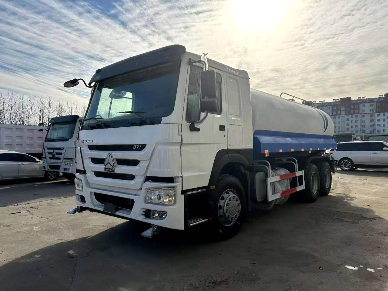SINOTRUK HOWO 371 20 cubic meter sprinkler - Transportjer kontejnerësh/ Kamion me karroceri të çmontueshme: foto 2 SINOTRUK HOWO 371 20 cubic meter sprinkler - Transportjer kontejnerësh/ Kamion me karroceri të çmontueshme: foto 2