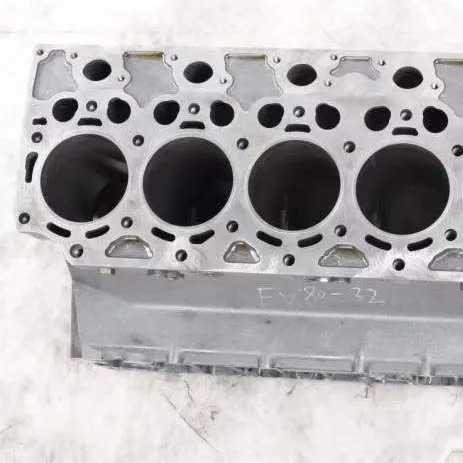 VOLVO D6E - Blloku i cilindrit për Ekskavator: foto 1 VOLVO D6E - Blloku i cilindrit për Ekskavator: foto 1