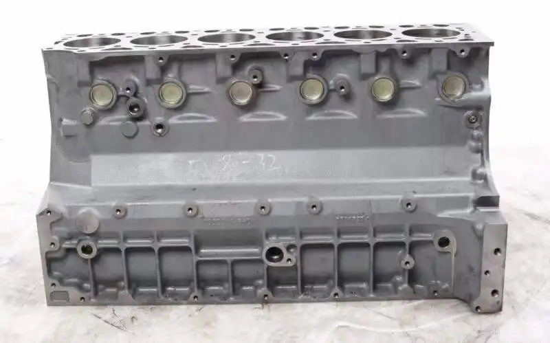 VOLVO D6E - Blloku i cilindrit për Ekskavator: foto 2 VOLVO D6E - Blloku i cilindrit për Ekskavator: foto 2