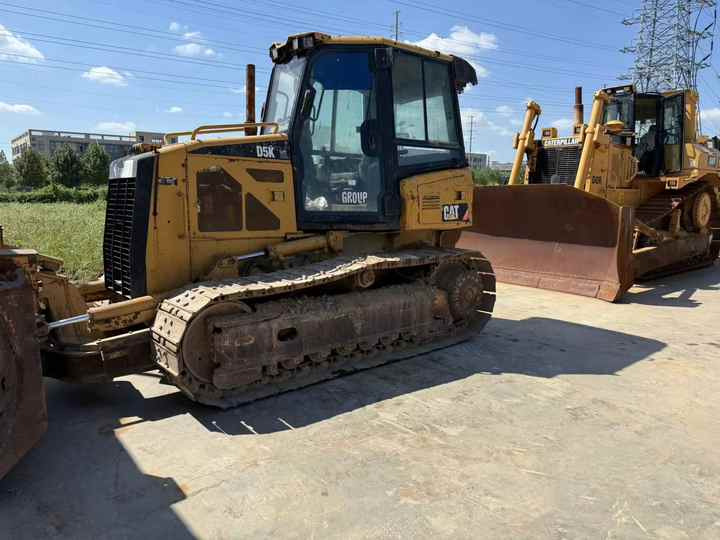 100% Original Caterpillar D5K Mini Track Dozer Cat D5K Bulldozer Superior Performance Running Working Condition Hot Sale - Buldozer: foto 5 100% Original Caterpillar D5K Mini Track Dozer Cat D5K Bulldozer Superior Performance Running Working Condition Hot Sale - Buldozer: foto 5