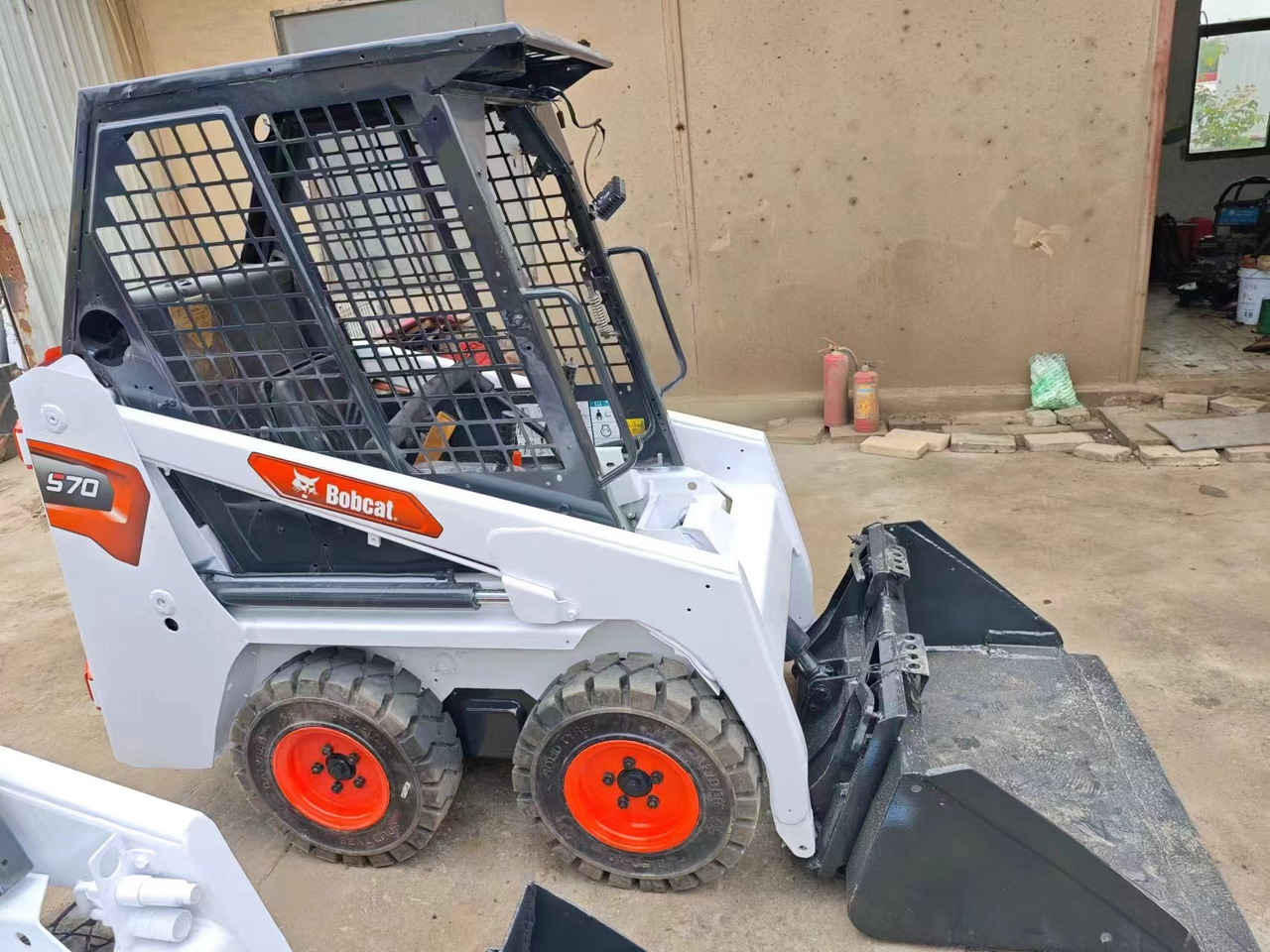 BOBCAT used bobcat s70 hotsale high quality - Mini fadrom: foto 2 BOBCAT used bobcat s70 hotsale high quality - Mini fadrom: foto 2