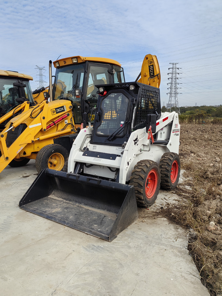BOBCAT used second-hand good condition Bobcat S18 - Mini fadrom: foto 2 BOBCAT used second-hand good condition Bobcat S18 - Mini fadrom: foto 2