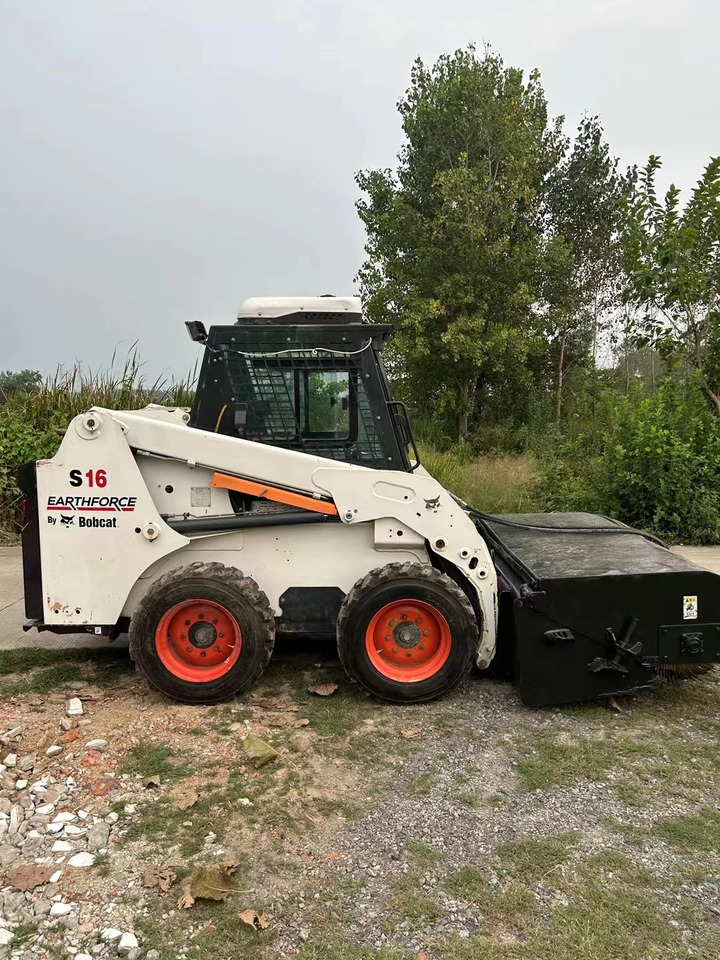 BOBCAT used skidsteer wheel Bobcat S18 High Quality - Mini fadrom: foto 1 BOBCAT used skidsteer wheel Bobcat S18 High Quality - Mini fadrom: foto 1