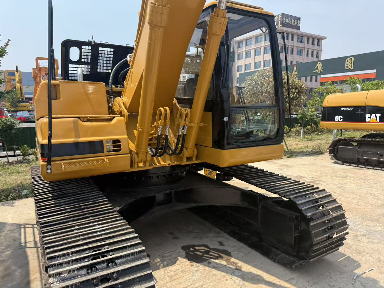 CATERPILLAR 320B - Ekskavator me zinxhirë: foto 3 CATERPILLAR 320B - Ekskavator me zinxhirë: foto 3