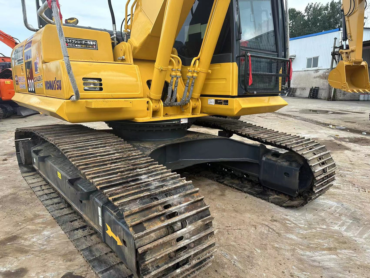 CRAWLER EXCAVATOR Used Good Quality Japan Original PC200-8 in Good Condition PC200-8 Komatsu - Ekskavator me zinxhirë: foto 2 CRAWLER EXCAVATOR Used Good Quality Japan Original PC200-8 in Good Condition PC200-8 Komatsu - Ekskavator me zinxhirë: foto 2
