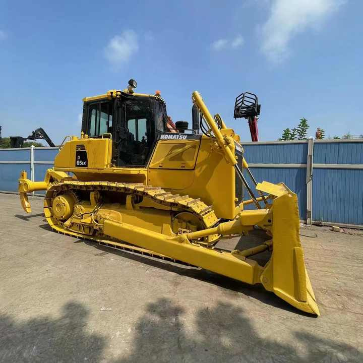 Cheap Price komatsu D65 Bulldozer with Ripper , Original Made Dozer komatsu D65 , komatsu D65p D80p D85p Bulldozer - Buldozer: foto 1 Cheap Price komatsu D65 Bulldozer with Ripper , Original Made Dozer komatsu D65 , komatsu D65p D80p D85p Bulldozer - Buldozer: foto 1