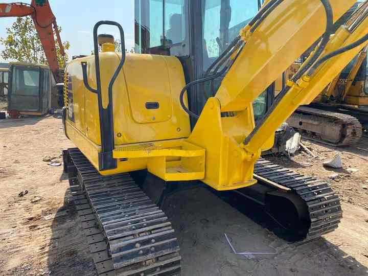 Cheap Used Komatsu PC56 Crawler Excavator with High Efficiency Used Heavy Machinery Komatsu P56 Digger Cheap for Sale - Ekskavator me zinxhirë: foto 4 Cheap Used Komatsu PC56 Crawler Excavator with High Efficiency Used Heavy Machinery Komatsu P56 Digger Cheap for Sale - Ekskavator me zinxhirë: foto 4