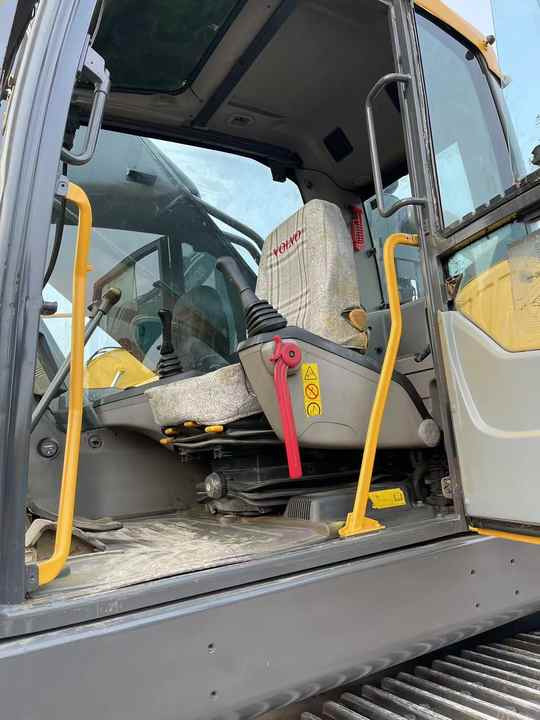 Good Condition VOLVO EC480DL Excavator Low Price Large Hydraulic Crawler Excavator volvo 480dl for Sale - Ekskavator me zinxhirë: foto 2 Good Condition VOLVO EC480DL Excavator Low Price Large Hydraulic Crawler Excavator volvo 480dl for Sale - Ekskavator me zinxhirë: foto 2