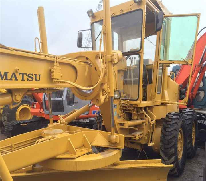 Japan Original Used Komatsu GD661A-1 Motor Grader GD661 in Condition - Makinë niveluese: foto 5 Japan Original Used Komatsu GD661A-1 Motor Grader GD661 in Condition - Makinë niveluese: foto 5