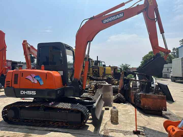 Low Shipping Used Excavator Doosan DH55 Good Condition with Low Hours - Ekskavator me zinxhirë: foto 5 Low Shipping Used Excavator Doosan DH55 Good Condition with Low Hours - Ekskavator me zinxhirë: foto 5