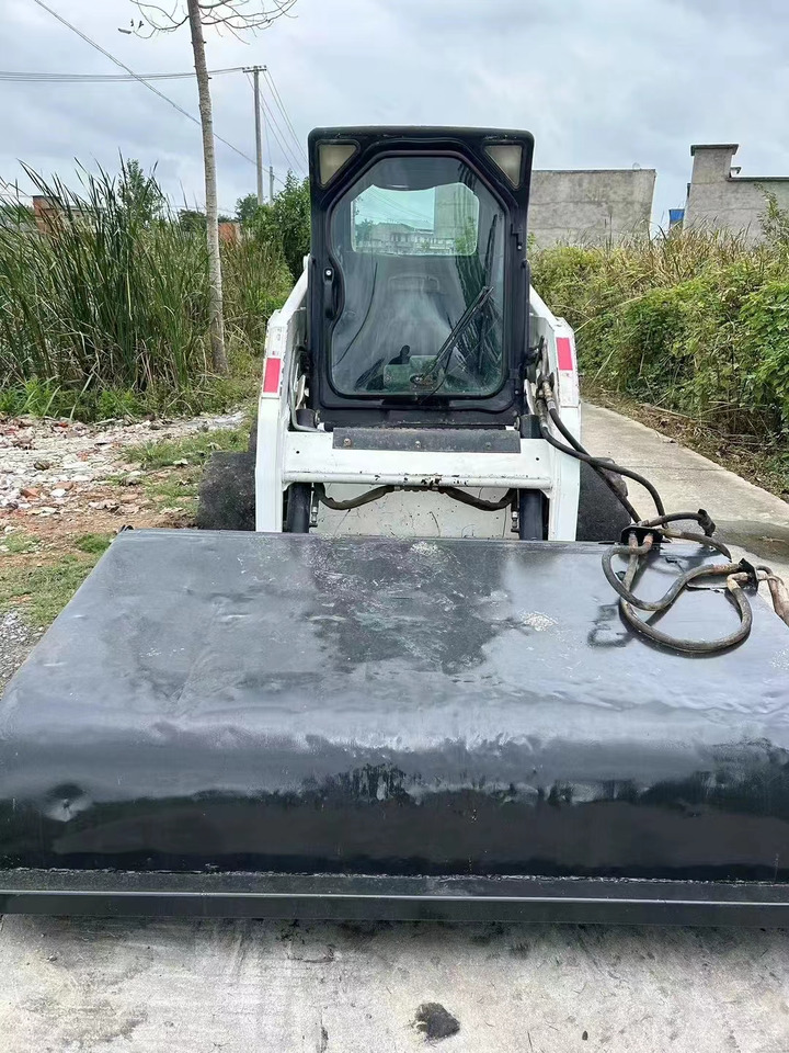 BOBCAT Second-hand Excellent Skidsteer Bobcat S160 - Makineri ndërtimi: foto 5 BOBCAT Second-hand Excellent Skidsteer Bobcat S160 - Makineri ndërtimi: foto 5