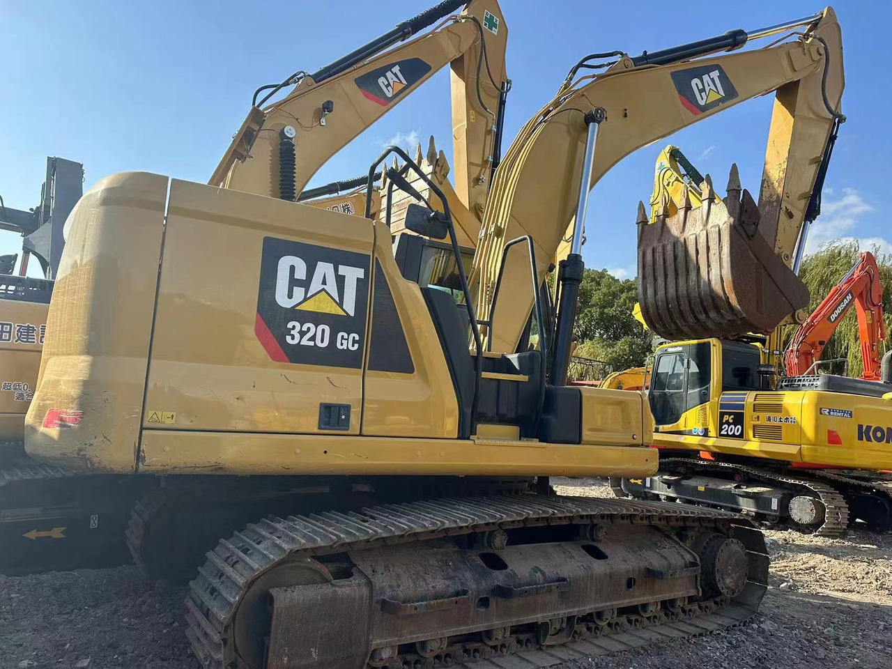EXCAVATOR Used CAT 320GC Hydraulic Excavator Caterpillar Multi-Function Used Excavator with Hammer for Construction Project - Makineri ndërtimi: foto 3 EXCAVATOR Used CAT 320GC Hydraulic Excavator Caterpillar Multi-Function Used Excavator with Hammer for Construction Project - Makineri ndërtimi: foto 3