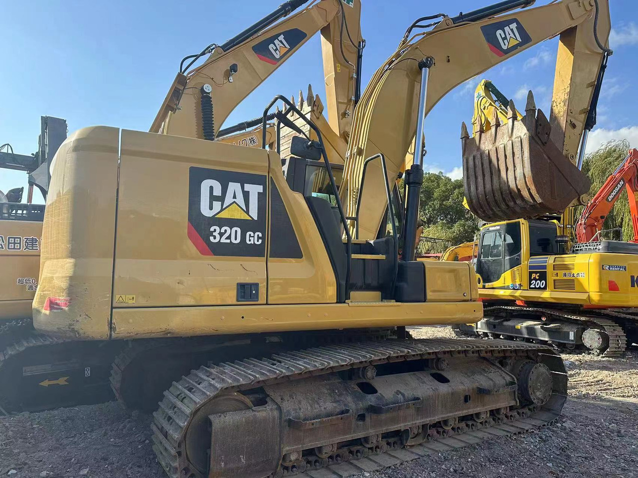 EXCAVATOR Used CAT 320GC Hydraulic Excavator Caterpillar Multi-Function Used Excavator with Hammer for Construction Project - Makineri ndërtimi: foto 1 EXCAVATOR Used CAT 320GC Hydraulic Excavator Caterpillar Multi-Function Used Excavator with Hammer for Construction Project - Makineri ndërtimi: foto 1