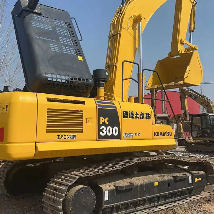 Nice Performance komatsu Pc300-7 Excavator Second Hand 30 Ton Construction Equipment Komatsu Excavator in Stock for Sale - Ekskavator me zinxhirë: foto 1 Nice Performance komatsu Pc300-7 Excavator Second Hand 30 Ton Construction Equipment Komatsu Excavator in Stock for Sale - Ekskavator me zinxhirë: foto 1