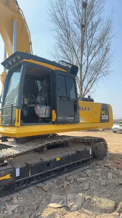 Nice Performance komatsu Pc300-7 Excavator Second Hand 30 Ton Construction Equipment Komatsu Excavator in Stock for Sale - Ekskavator me zinxhirë: foto 2 Nice Performance komatsu Pc300-7 Excavator Second Hand 30 Ton Construction Equipment Komatsu Excavator in Stock for Sale - Ekskavator me zinxhirë: foto 2