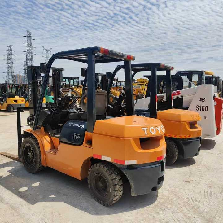 Secod Hand Japanese Brand Toyota 30 Forklift Mini 3 Ton Forklift with Good Performance and Less Working Time for Sale - Pirun ngritës: foto 1 Secod Hand Japanese Brand Toyota 30 Forklift Mini 3 Ton Forklift with Good Performance and Less Working Time for Sale - Pirun ngritës: foto 1