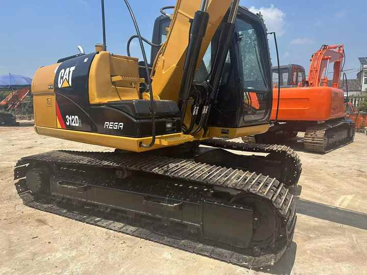 Used Caterpillar Cat312D2 Excavator Original Japan Heavy Machinery Caterpillar 312D2 Excavator for Sale - Ekskavator me zinxhirë: foto 3 Used Caterpillar Cat312D2 Excavator Original Japan Heavy Machinery Caterpillar 312D2 Excavator for Sale - Ekskavator me zinxhirë: foto 3