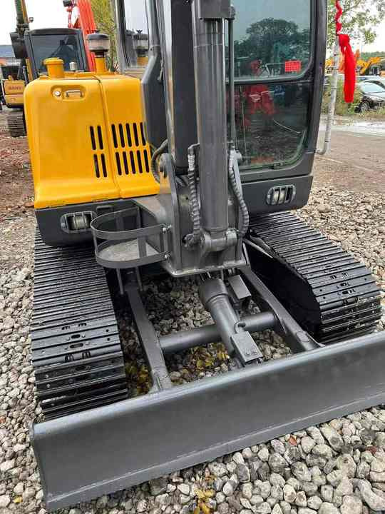 Used Digger VOLVO EC60 Construction Machinery Construction Digger Used VOLVO EC60 Cheap Excavator - Ekskavator me zinxhirë: foto 2 Used Digger VOLVO EC60 Construction Machinery Construction Digger Used VOLVO EC60 Cheap Excavator - Ekskavator me zinxhirë: foto 2