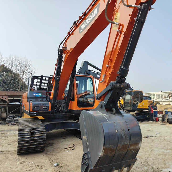 Used Excavator Doosan DX225LC-9 Excavators Mini Equipment Earth Moving Machinery Doosan Digger Excavator for Sale - Ekskavator me zinxhirë: foto 5 Used Excavator Doosan DX225LC-9 Excavators Mini Equipment Earth Moving Machinery Doosan Digger Excavator for Sale - Ekskavator me zinxhirë: foto 5