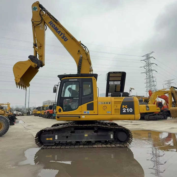 Used Good Quality Japan Original PC210-8 in Good Condition PC210-8 Komatsu - Ekskavator me zinxhirë: foto 1 Used Good Quality Japan Original PC210-8 in Good Condition PC210-8 Komatsu - Ekskavator me zinxhirë: foto 1