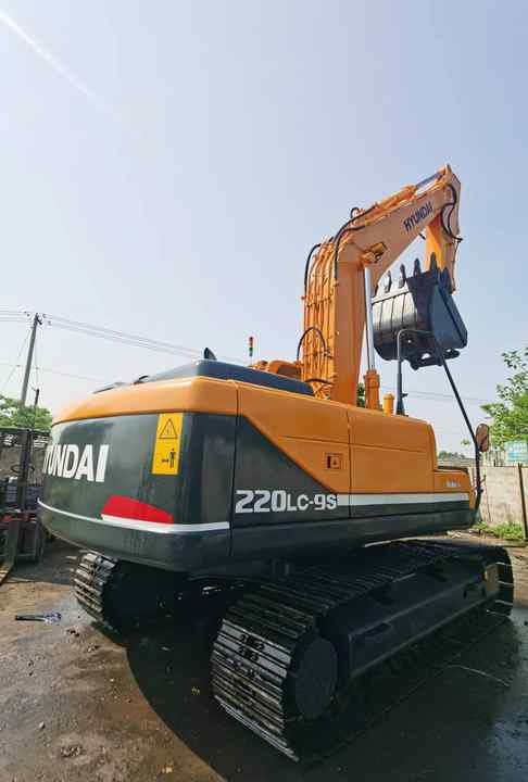 Used HYUNDAI R220-9S New Model Excavator Second Hand Machine Popular Brand Korean hyundai Hydraulic Machinery - Ekskavator me zinxhirë: foto 5 Used HYUNDAI R220-9S New Model Excavator Second Hand Machine Popular Brand Korean hyundai Hydraulic Machinery - Ekskavator me zinxhirë: foto 5