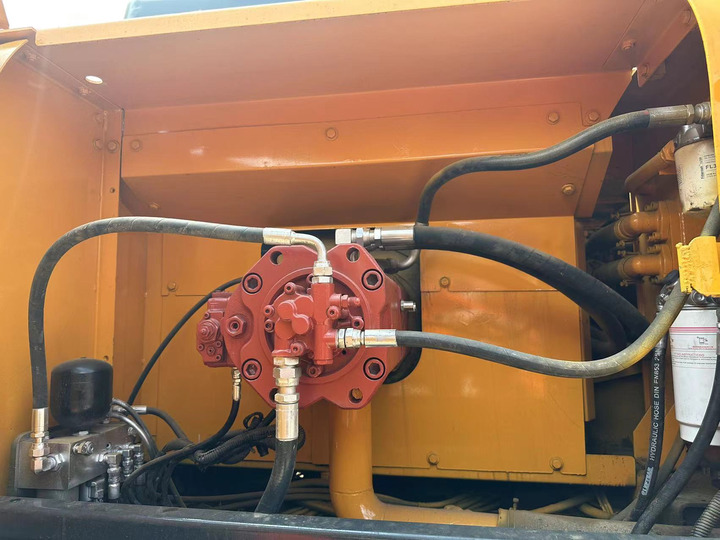 Used Korea Brand hyundai 305-9 Excavator 30tons with High Power and Excellent Performance Hot Sale - Ekskavator me zinxhirë: foto 2 Used Korea Brand hyundai 305-9 Excavator 30tons with High Power and Excellent Performance Hot Sale - Ekskavator me zinxhirë: foto 2