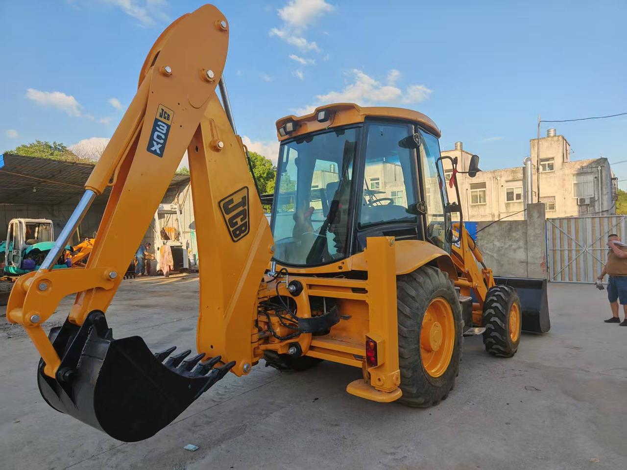 Used Second-hand Backhoe JCB 3CX - Fadromë me shkarkim nga prapa: foto 4 Used Second-hand Backhoe JCB 3CX - Fadromë me shkarkim nga prapa: foto 4