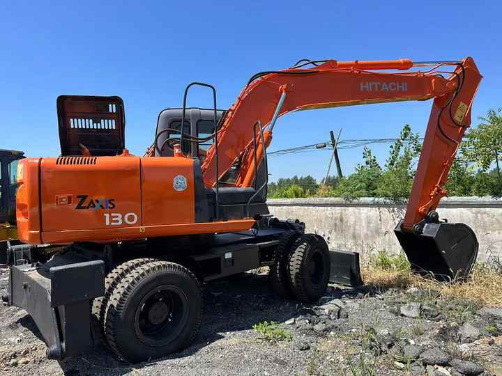Used Wheel Excavator Hitachi ZX 130W Made in Japan 13ton Hitachi Zx130w Wheel Excavator Price Used Hitachi Zx130 Excavator SALE - Ekskavator me goma: foto 4 Used Wheel Excavator Hitachi ZX 130W Made in Japan 13ton Hitachi Zx130w Wheel Excavator Price Used Hitachi Zx130 Excavator SALE - Ekskavator me goma: foto 4